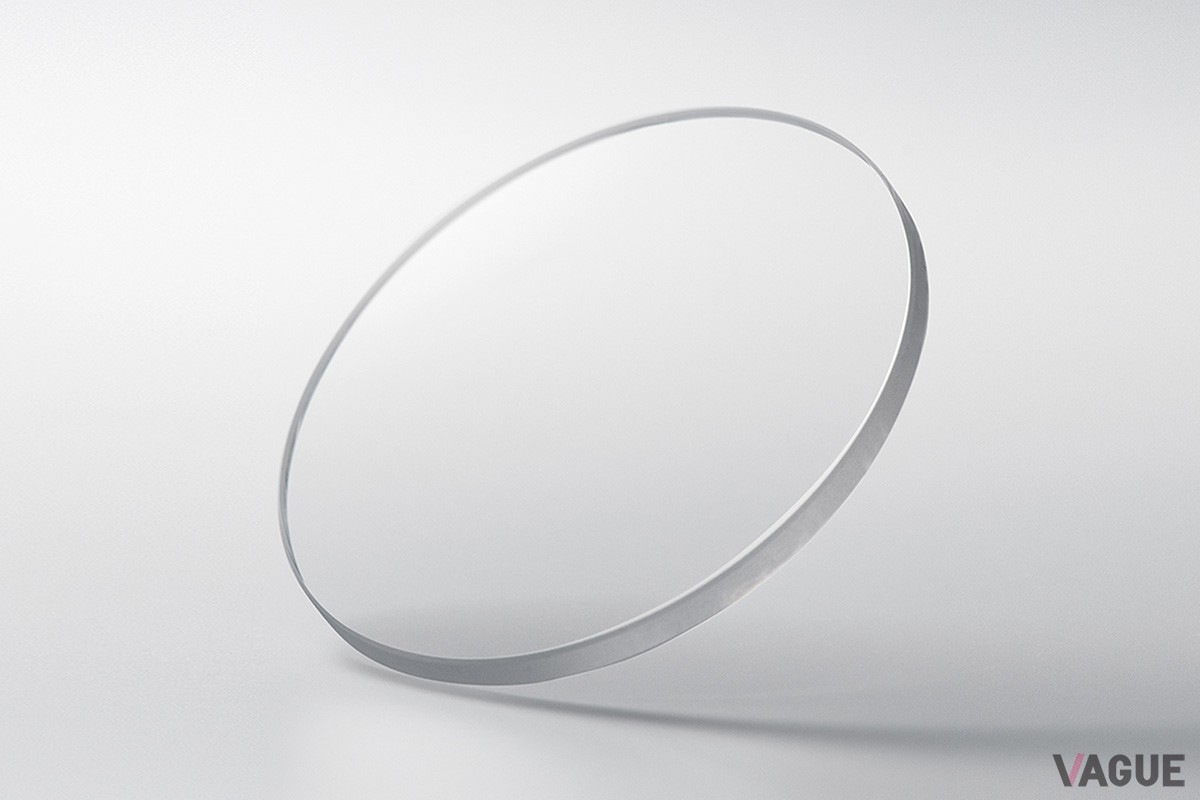 風防は傷に強く透明度が高い内面反射防止コーティングサファイアガラス