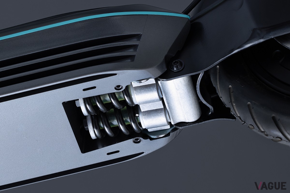 デザイン性と快適性を両立したデュアルコイルサスペンションを後輪に搭載