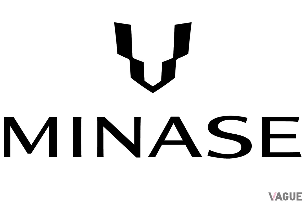 MINASEのロゴマーク。ダイヤル12時位置にもあしらわれるドリルマークが誇らしげだ