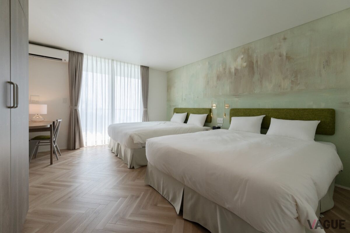 山、海、緑をイメージした３つの寝室は別々のデザインに