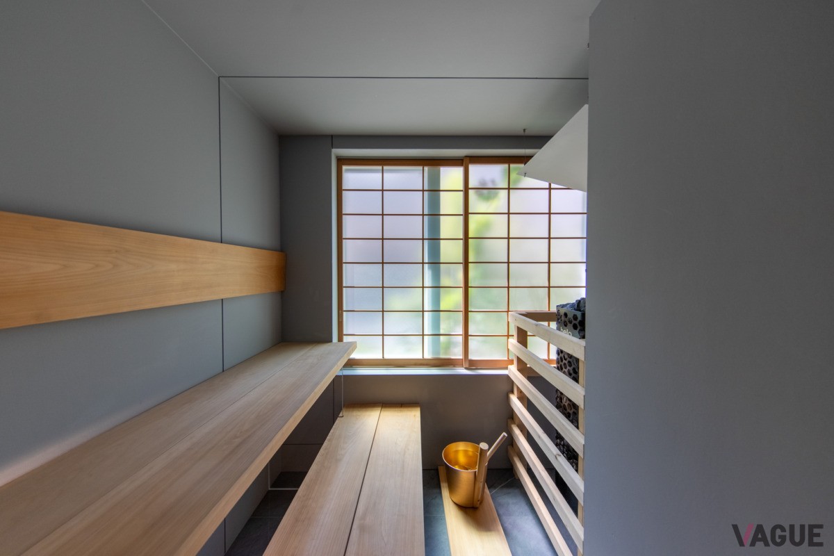 吉野ヒノキ薫る和のサウナ室