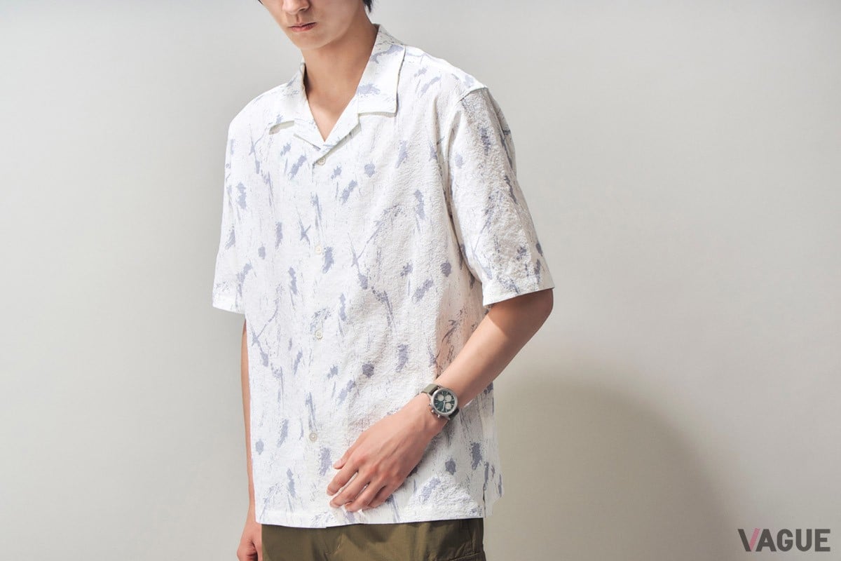 グリーン×アイボリーのモデルは爽やかな印象に