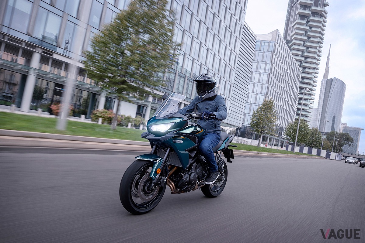 カワサキ「ヴェルシス650」