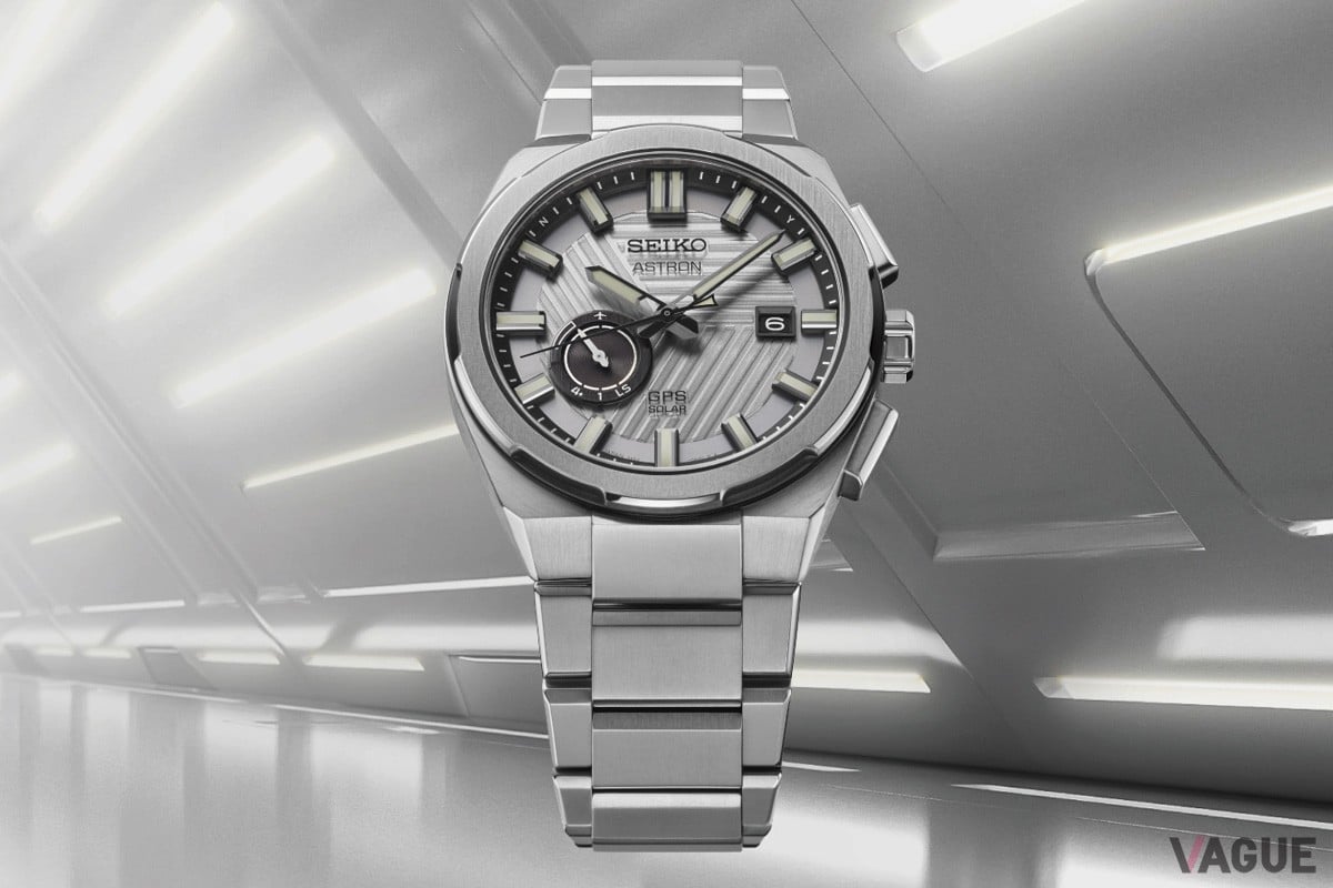 キャリバー3X62を搭載したモデル（SBXD037）は、近未来的な宇宙船の内部空間に着想を得たデザイン