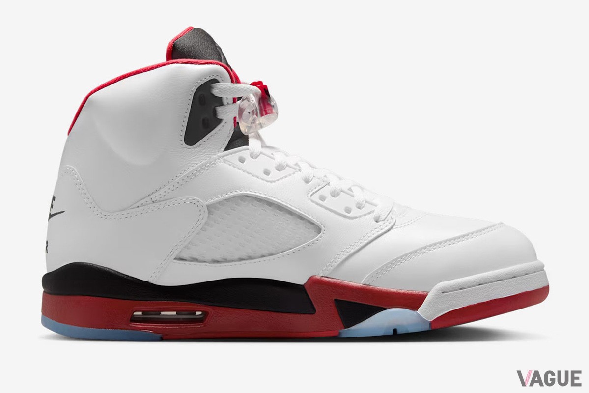 「エア ジョーダン 5」の人気色Fire Red“Black Tongue”が待望の復活