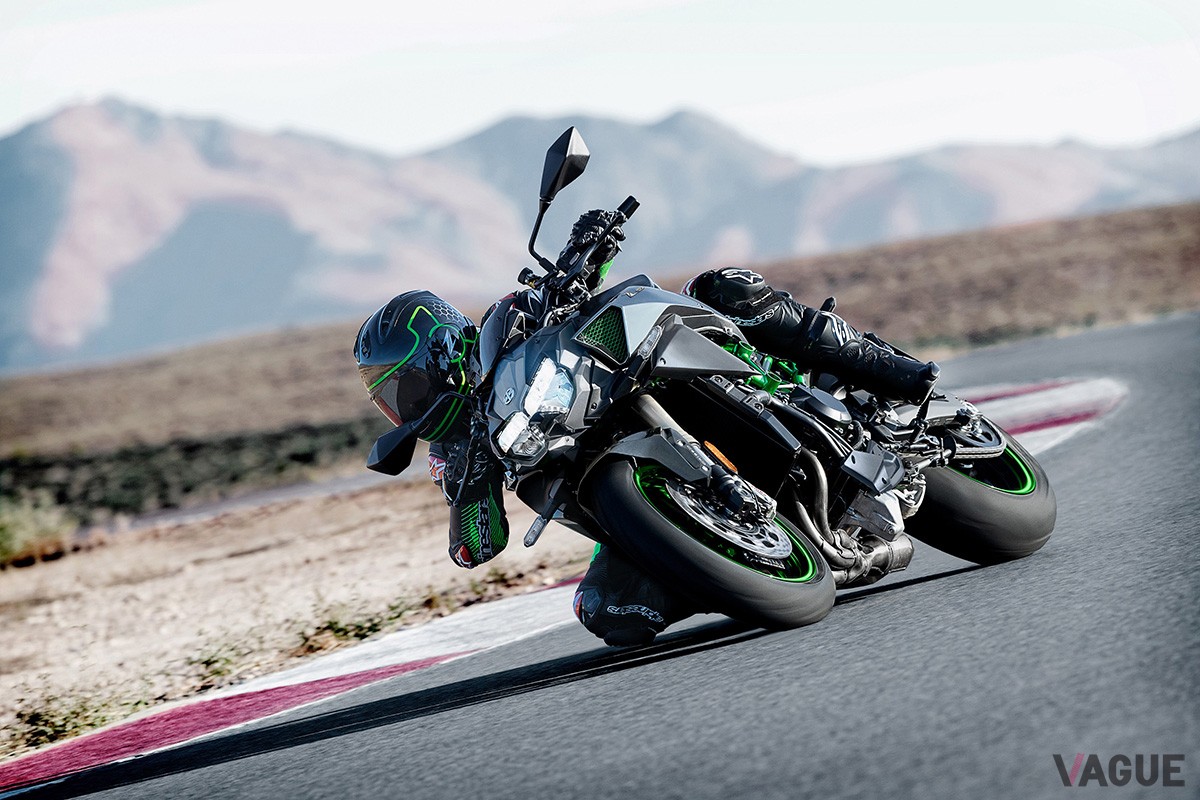 カワサキのネイキッドスポーツバイク「Z H2 SE」が2026年モデルへ進化