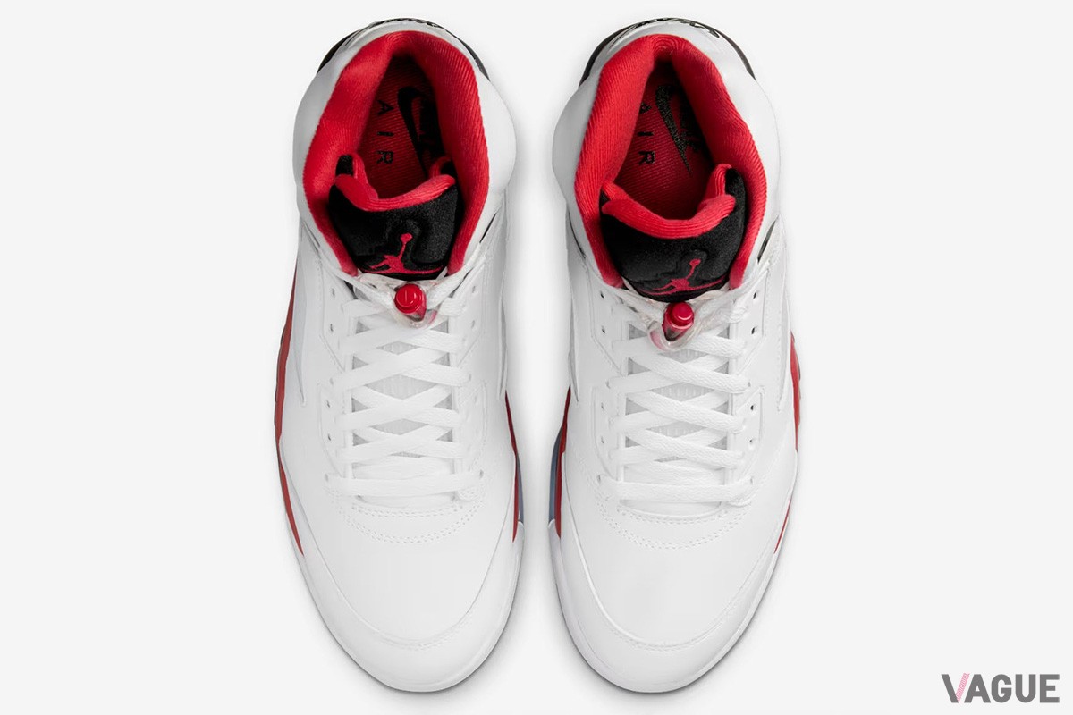 「エア ジョーダン 5」の人気色Fire Red“Black Tongue”が待望の復活