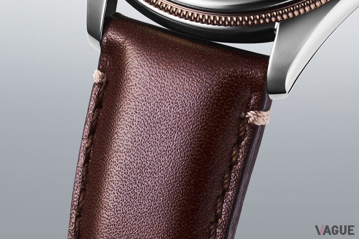 ベージュのかがりステッチを施すことで、機能と装飾的なアクセントを両立