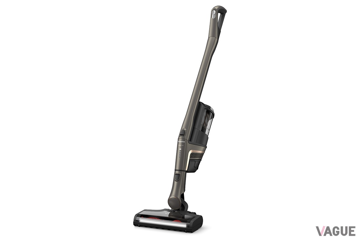 「Miele Triflex HX2 Pro」（11万9900円 消費税込）は予備バッテリーと専用クレードルなどが付属するフルセットモデル