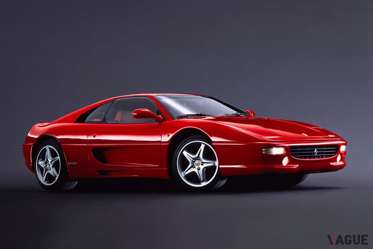 1994年に登場したフェラーリ「F355」。セミモノコックフレームのリアミッドに3.5リッターV8エンジンを搭載