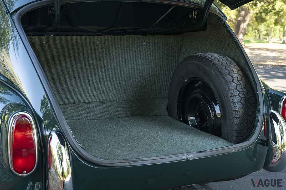 オークションに登場、落札された1965年式ボルボ「PV544スポーツ」Robin Adams(c)2025 Courtesy of RM Sotheby's