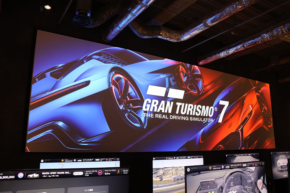 ポリフォニーデジタル社の東京スタジオで『グランツーリスモ７』に収録されたマツダ「MSR ロードスター 12R」に試乗