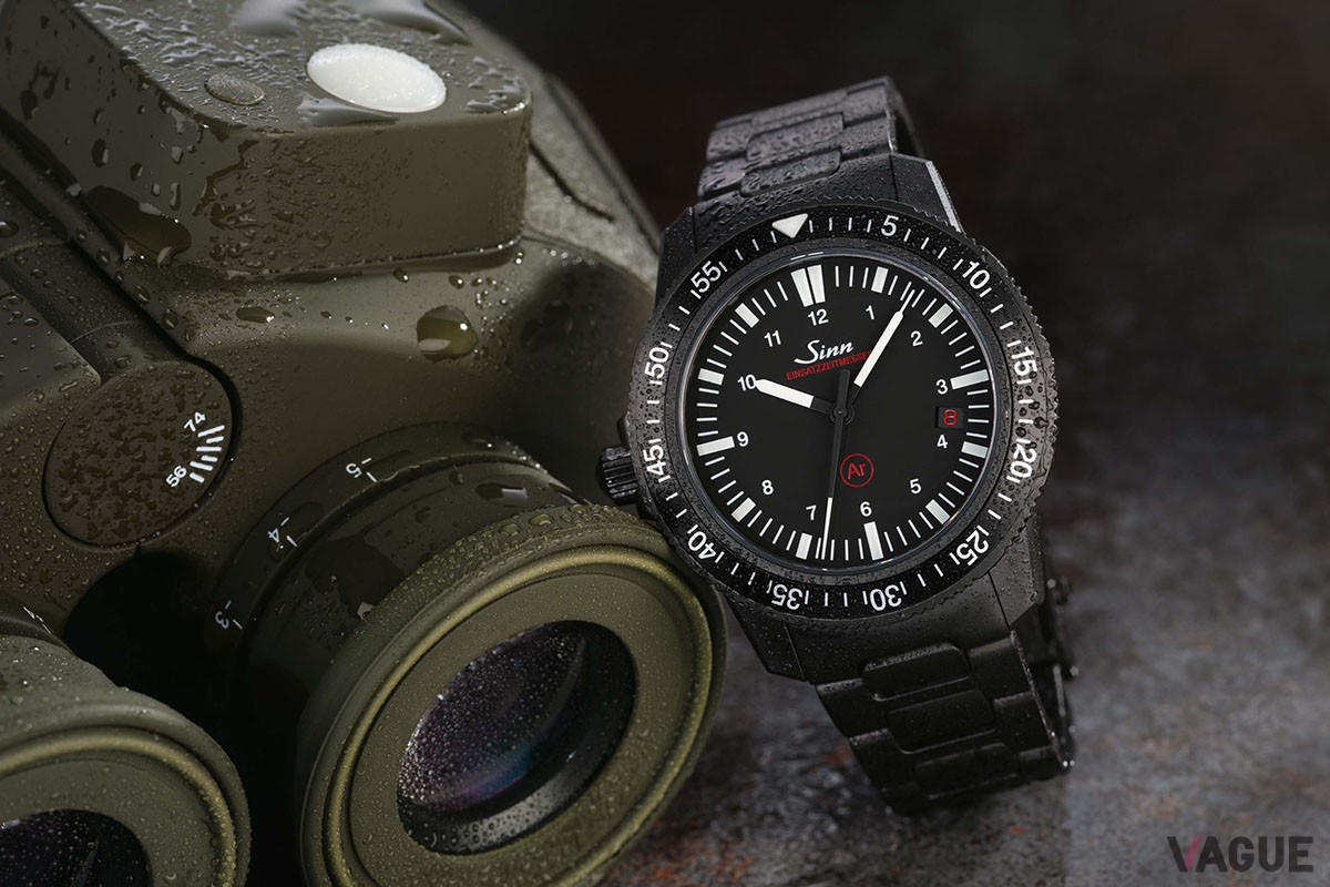 ドイツ警察特殊部隊のために開発された名品「EZM 3」をベースとしたオールブラックモデル。シックなカラーはミリタリーなスタイルはもちろん、日常使いにも好相性