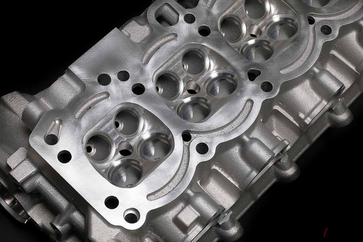 燃焼室（シリンダーヘッドSUB-ASSY）