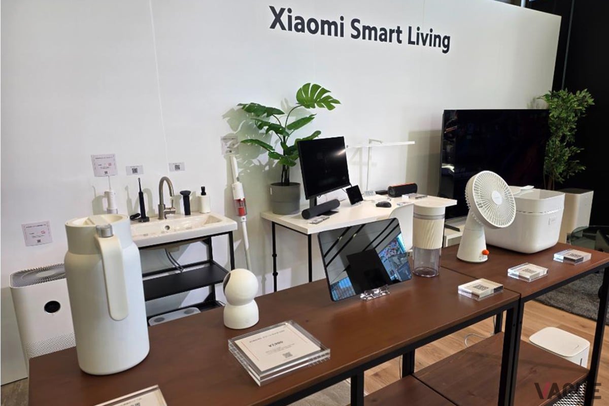 スマートリビングコーナー – 「Xiaomi Smart Living」エリアには多彩なスマート家電が並び、生活シーンごとに体験できるように配置されていた
