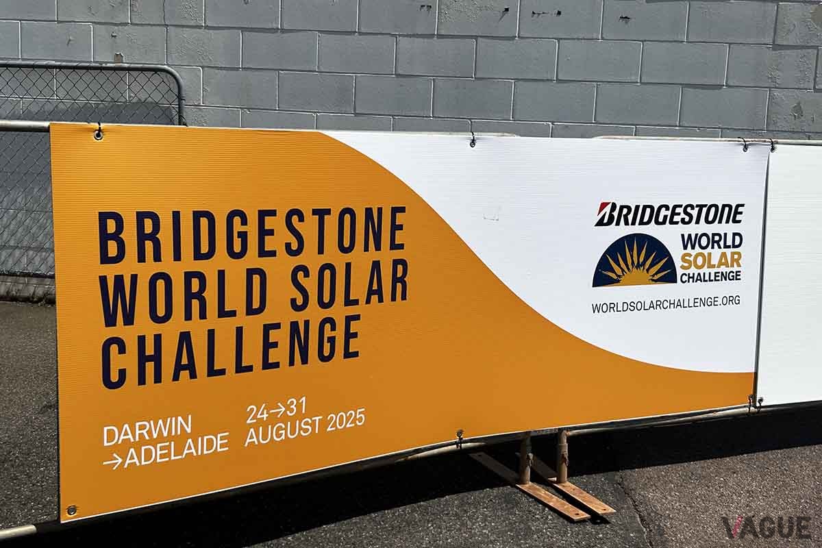 BWSC（ブリヂストン・ソーラーカーチャレンジ）の看板