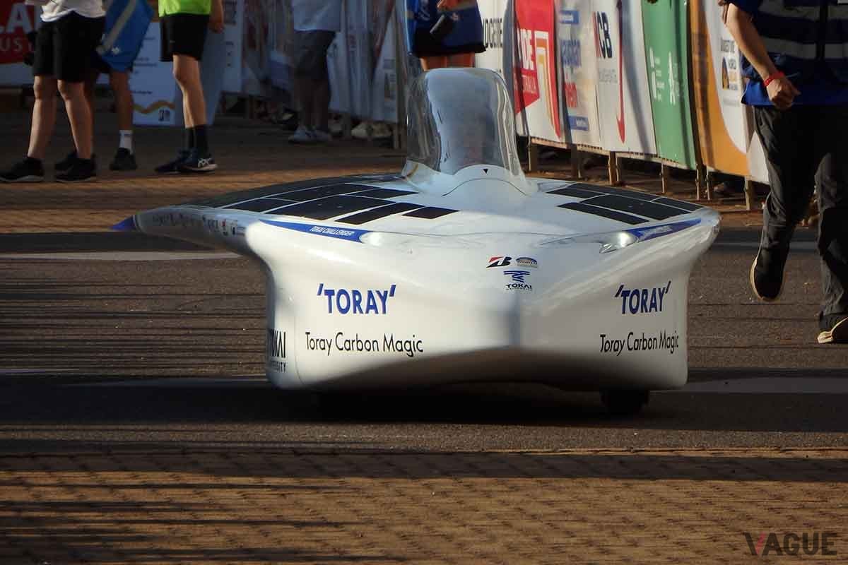 チャレンジャークラスに参戦した東海大学ソーラーカーチームのマシン＃10「Tokai Challenger」。5位入賞だった