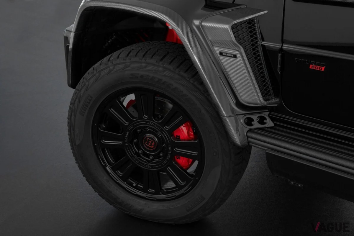 圧倒的な存在感を放つブラバス「XLP 800 6×6アドベンチャー」