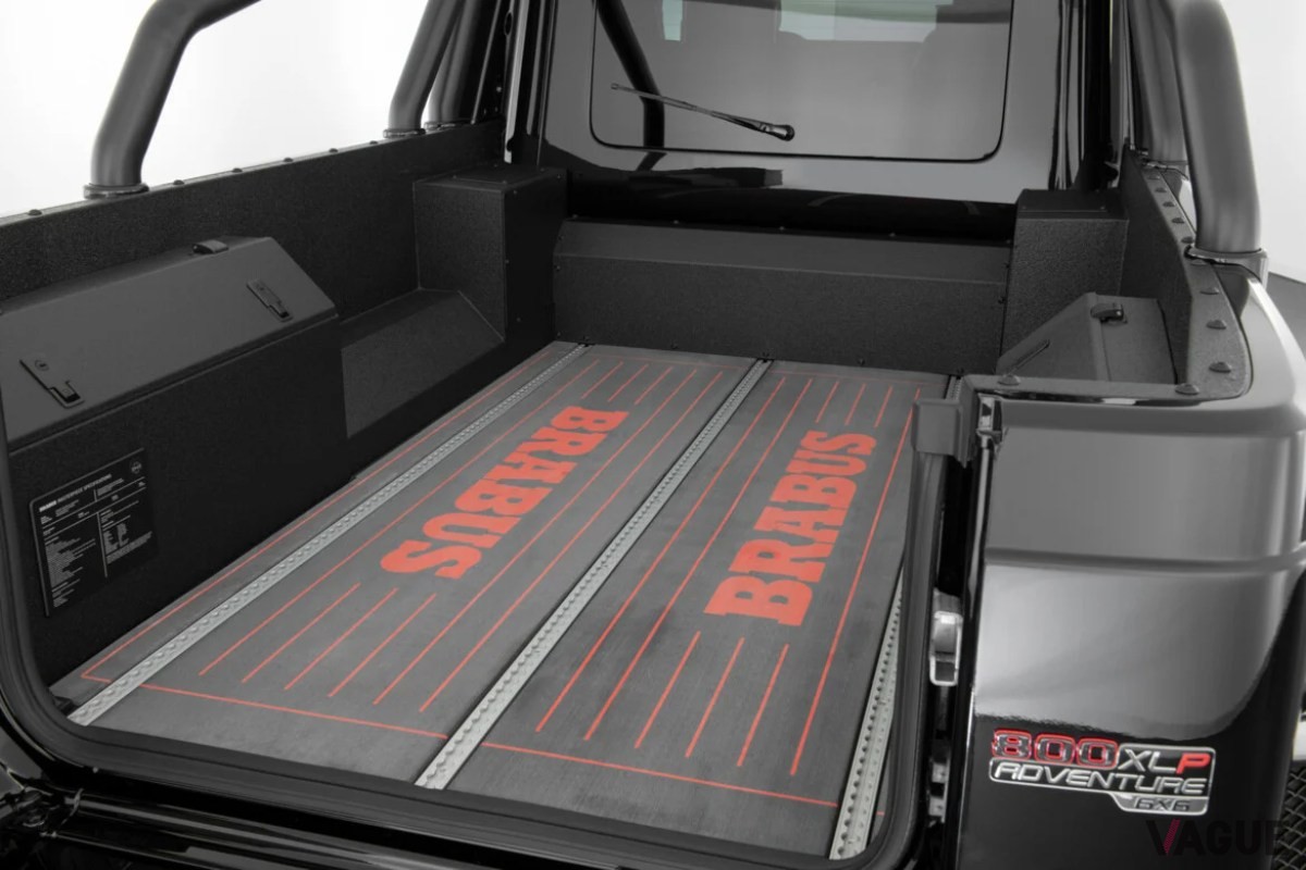 圧倒的な存在感を放つブラバス「XLP 800 6×6アドベンチャー」