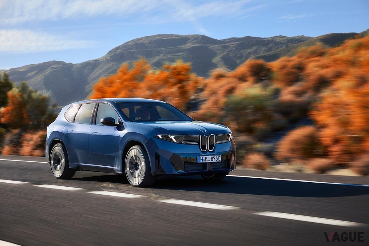 世界初公開されたBMW新型「iX3」