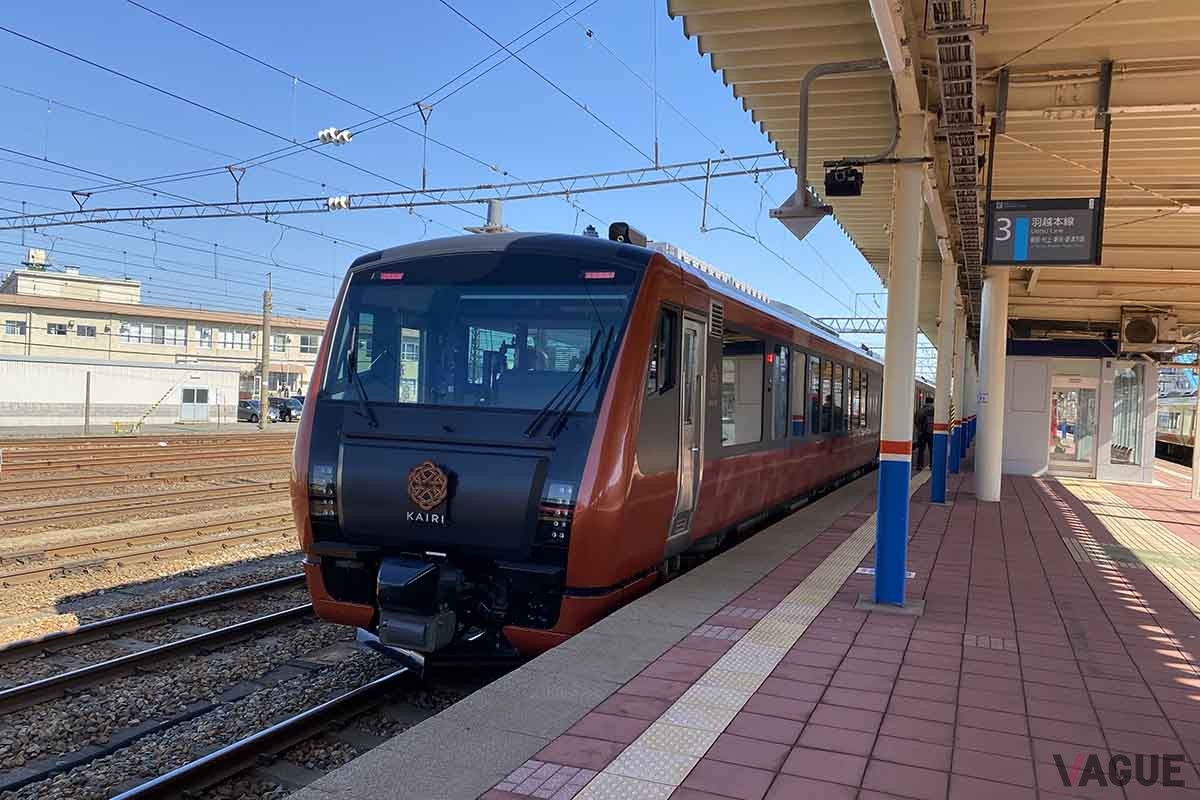 新潟駅と酒田駅（山形県）を結ぶ観光列車「海里」