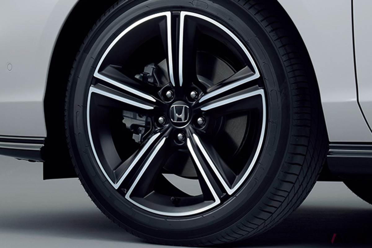 ホンダ「アコードe:HEV Honda SENISNG 360＋」