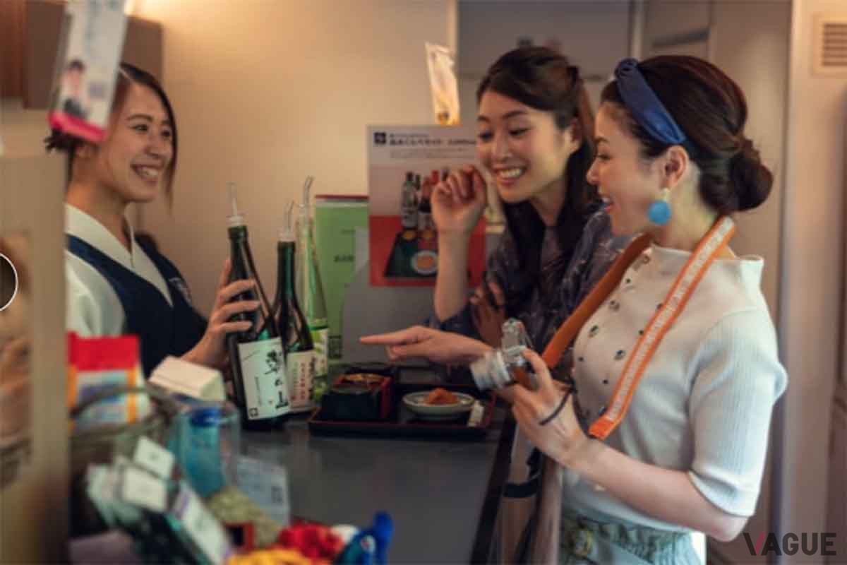 2025年10月と11月に特別運行されるJR東日本の“のってたのしい列車”「摂田屋Shu＊Kura」