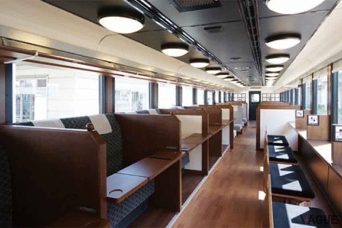 2025年10月と11月に特別運行されるJR東日本の“のってたのしい列車”「摂田屋Shu＊Kura」