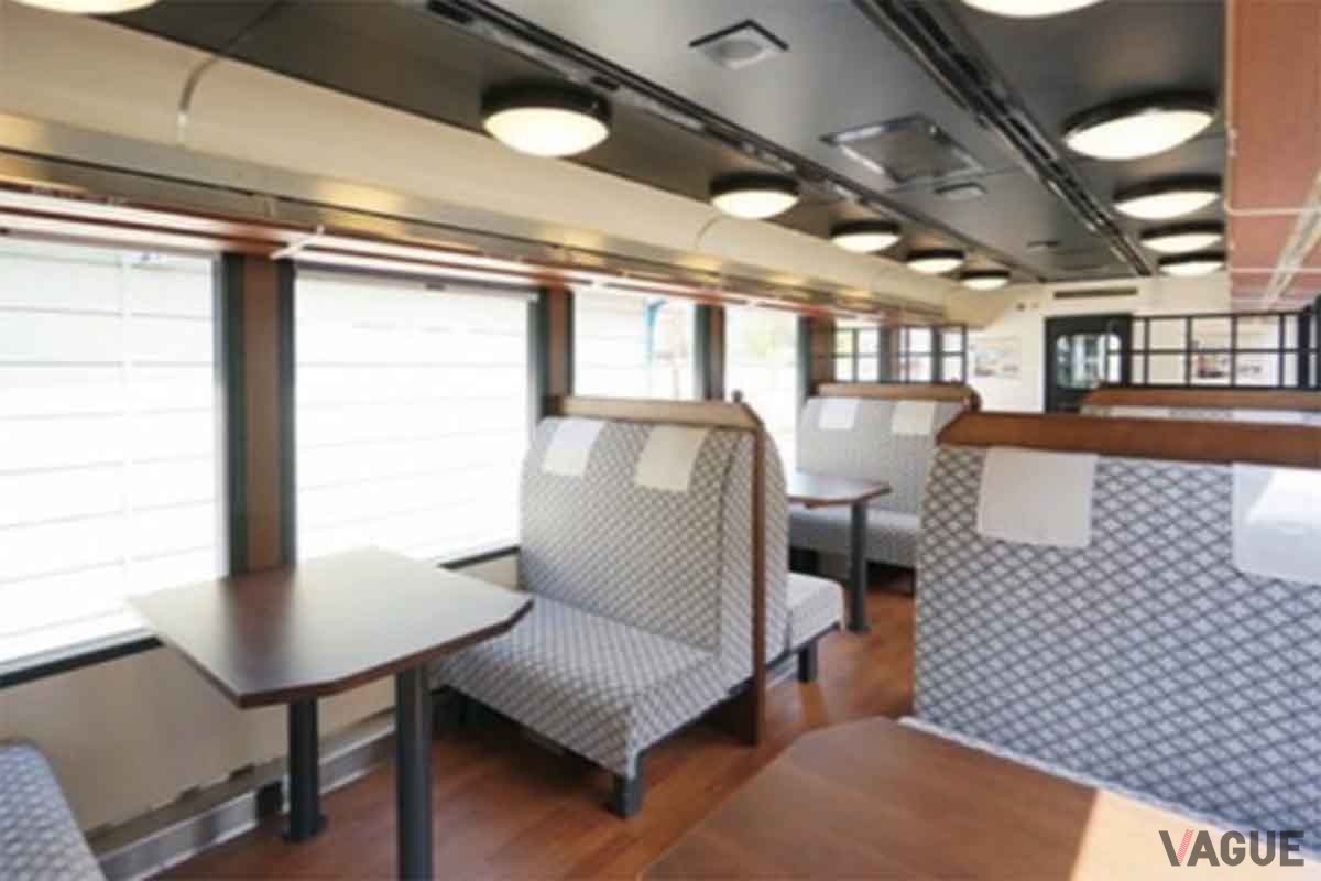 2025年10月と11月に特別運行されるJR東日本の“のってたのしい列車”「摂田屋Shu＊Kura」