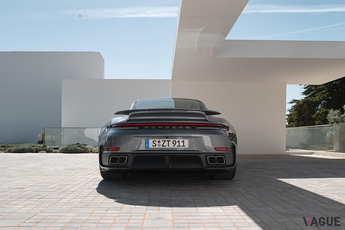 ポルシェ新型「911ターボS」
