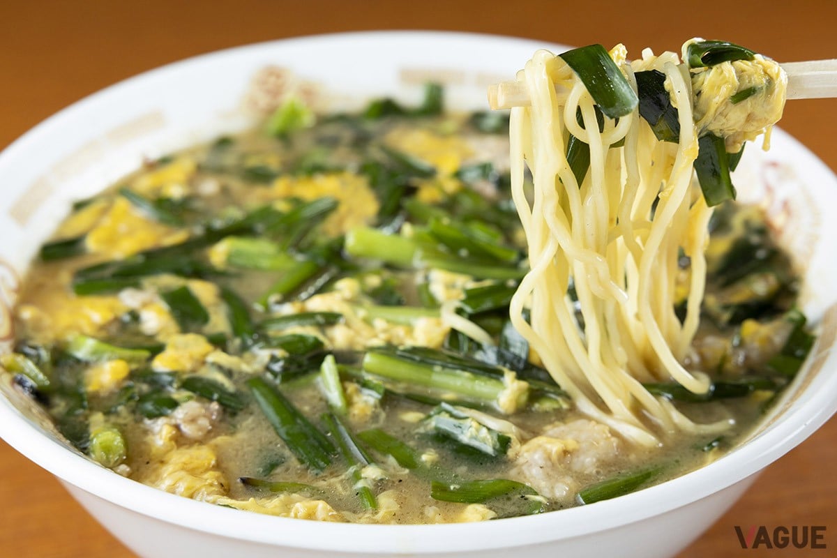 ニラそば950円。たっぷりのニラで、夏バテや疲労回復時に食べたくなる味