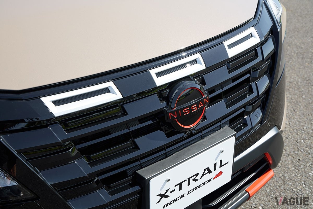 日産「エクストレイル ROCK CREEK e-4ORCE」