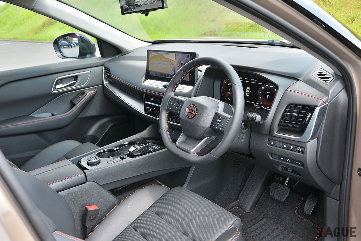 日産「エクストレイル ROCK CREEK e-4ORCE」