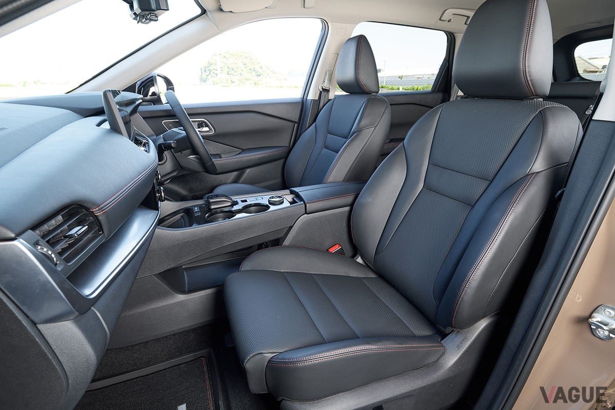 日産「エクストレイル ROCK CREEK e-4ORCE」