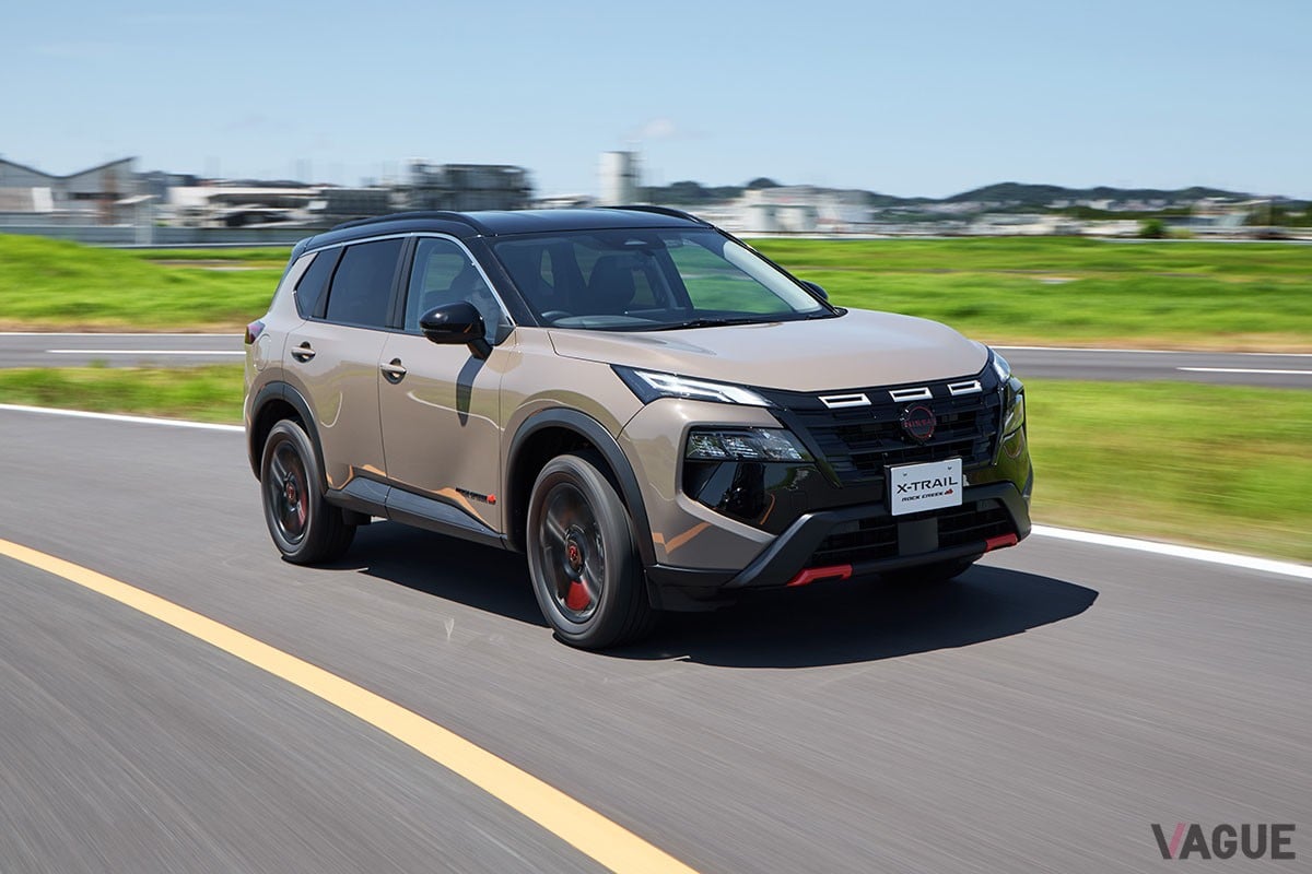 日産「エクストレイル ROCK CREEK e-4ORCE」