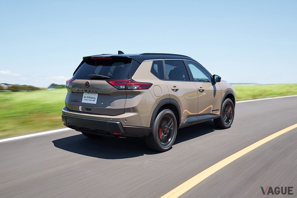 日産「エクストレイル ROCK CREEK e-4ORCE」