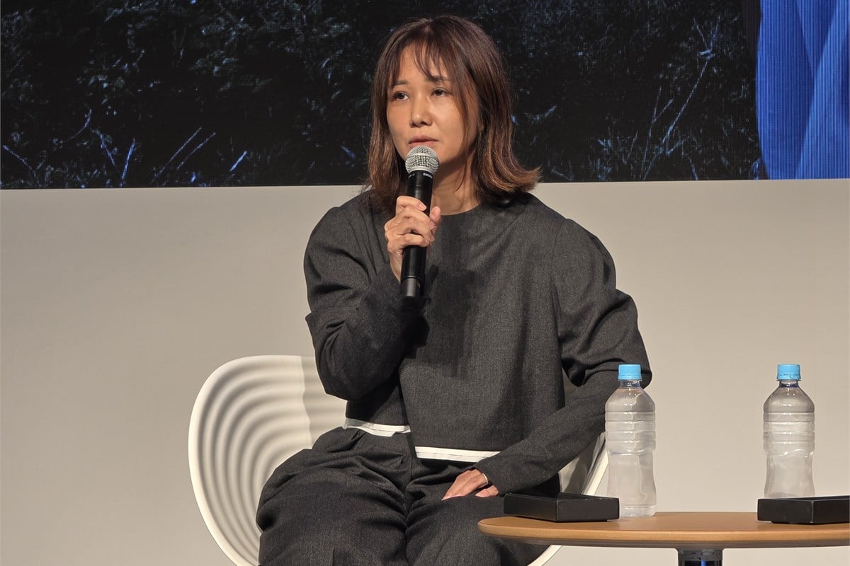 東京大学大学院総合文化研究科の馬場雪乃准教授。人間の意思決定をAIがどう助けられるかを研究する一方、丁寧な説明があるだけで信頼してしまう危うさも指摘した。説明の内容まで確かめる姿勢が問われる。