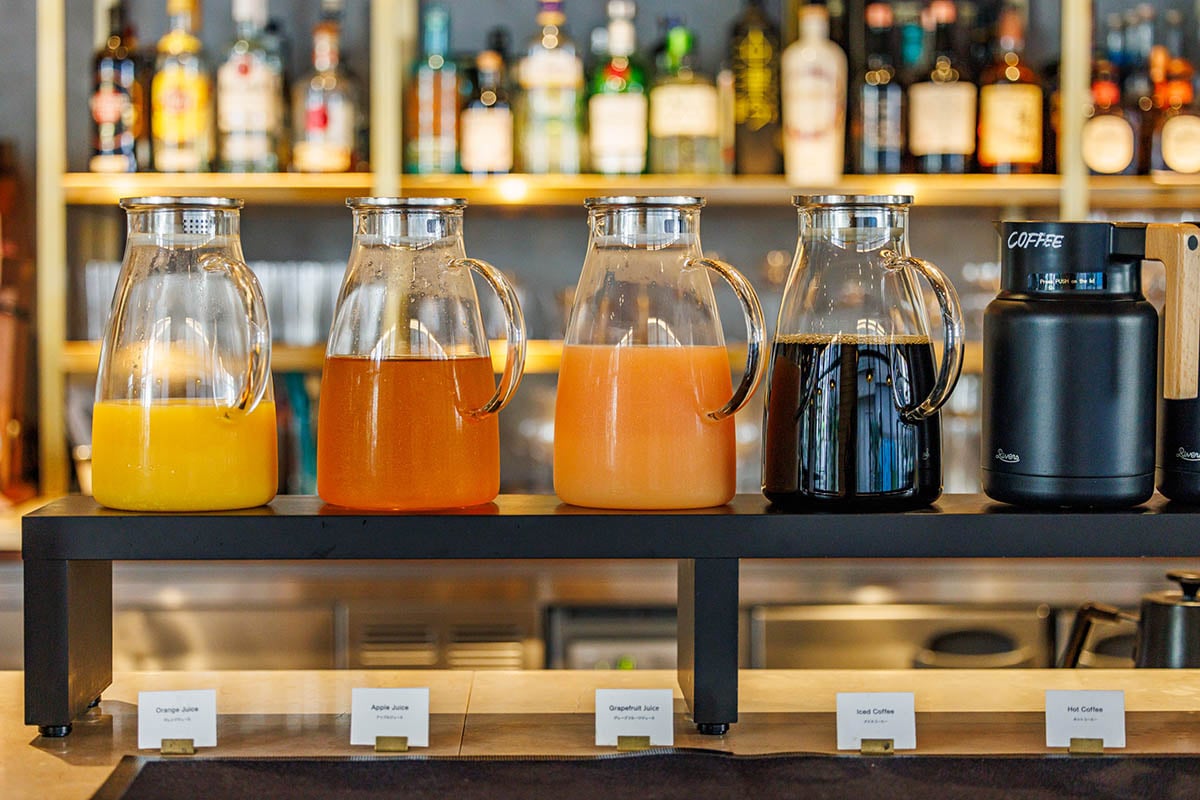 ドリンクバーにはジュースやコーヒー、紅茶などを用意。写真は取材日のラインアップ
