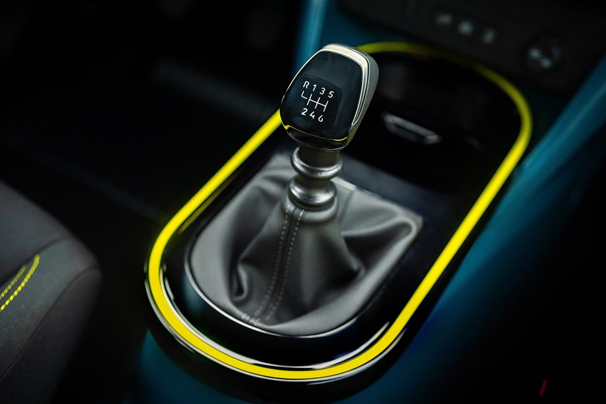 フィアット新型コンパクトSUV「グランデパンダ」に追加されたガソリンエンジンモデル。6速MTを組み合わせる