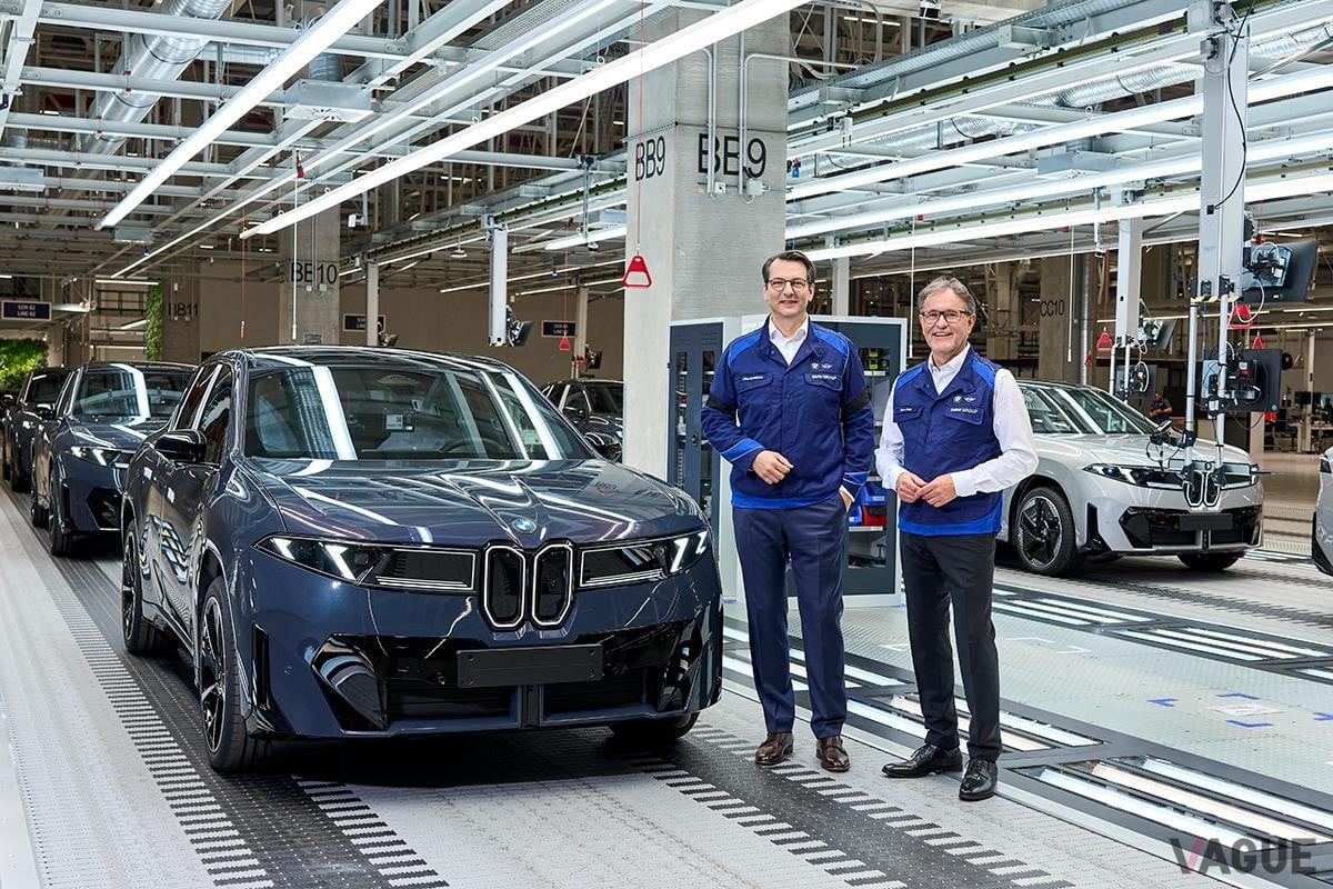 ハンガリー・デブレツェンにあるBMWグループ工場で生産されるBMW新型「iX3」