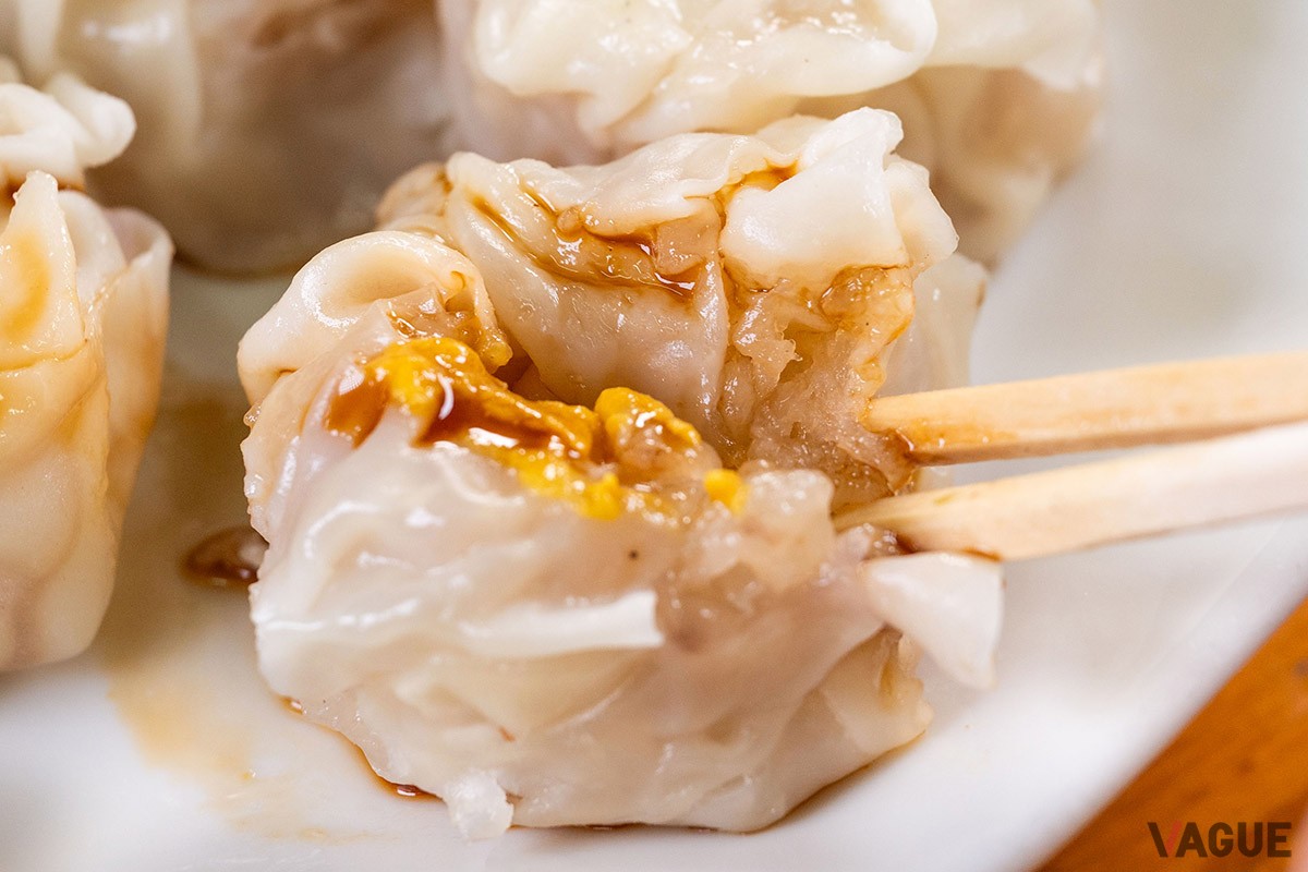 透明感のある皮にむっちりとした肉。手作りのシュウマイはやはり一味違う！