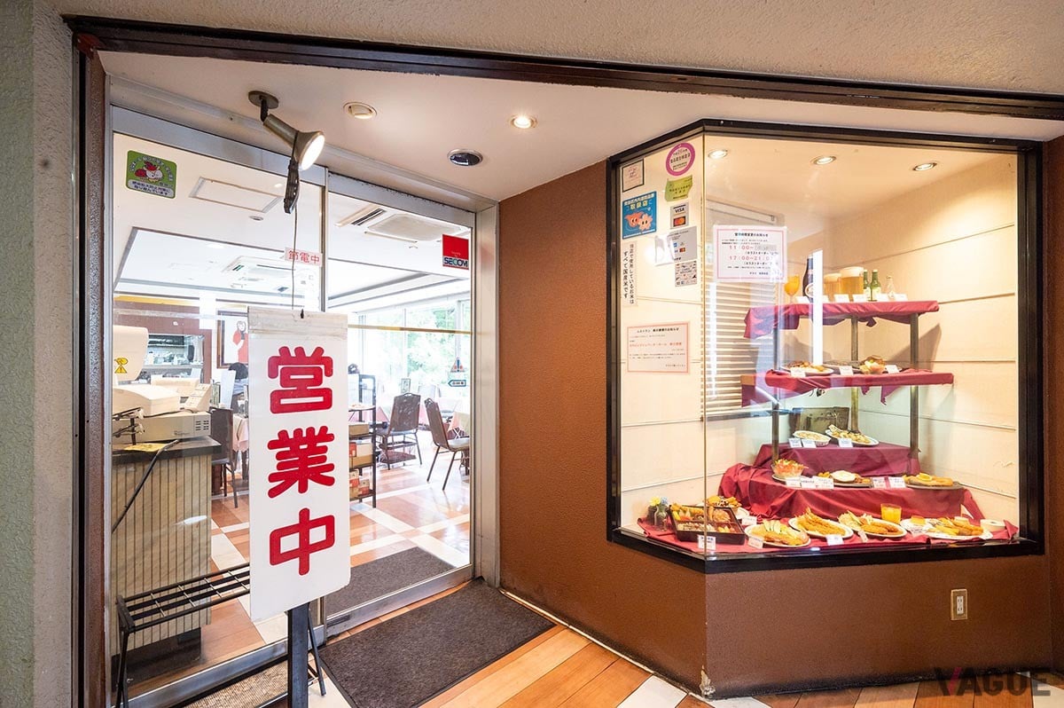 3階レストラン入口にもメニューサンプルが