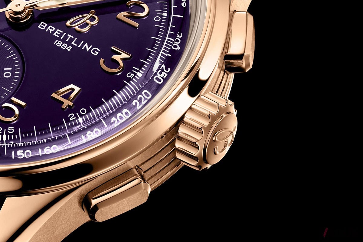 日本においても高貴な色として扱われてきた深紫「至極色」をダイヤルに用いた国内限定10本という非常に貴重な「プレミエ トゥールビヨン」が誕生