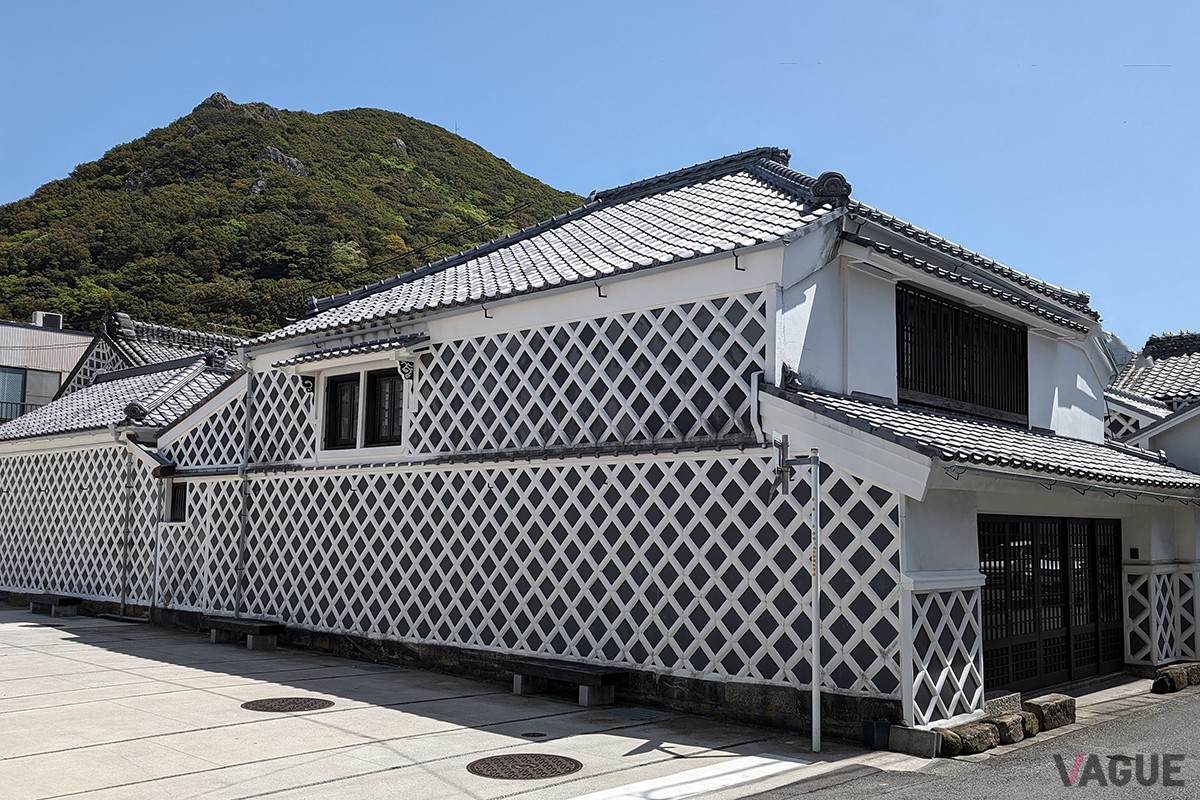 源泉掛け流し なまこ壁の宿「雑忠」