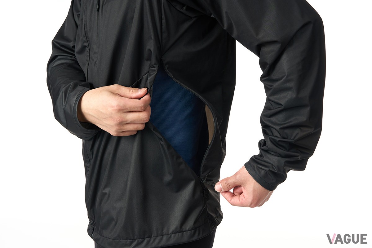 衣服内の熱気を一気に放出するベンチレーション構造