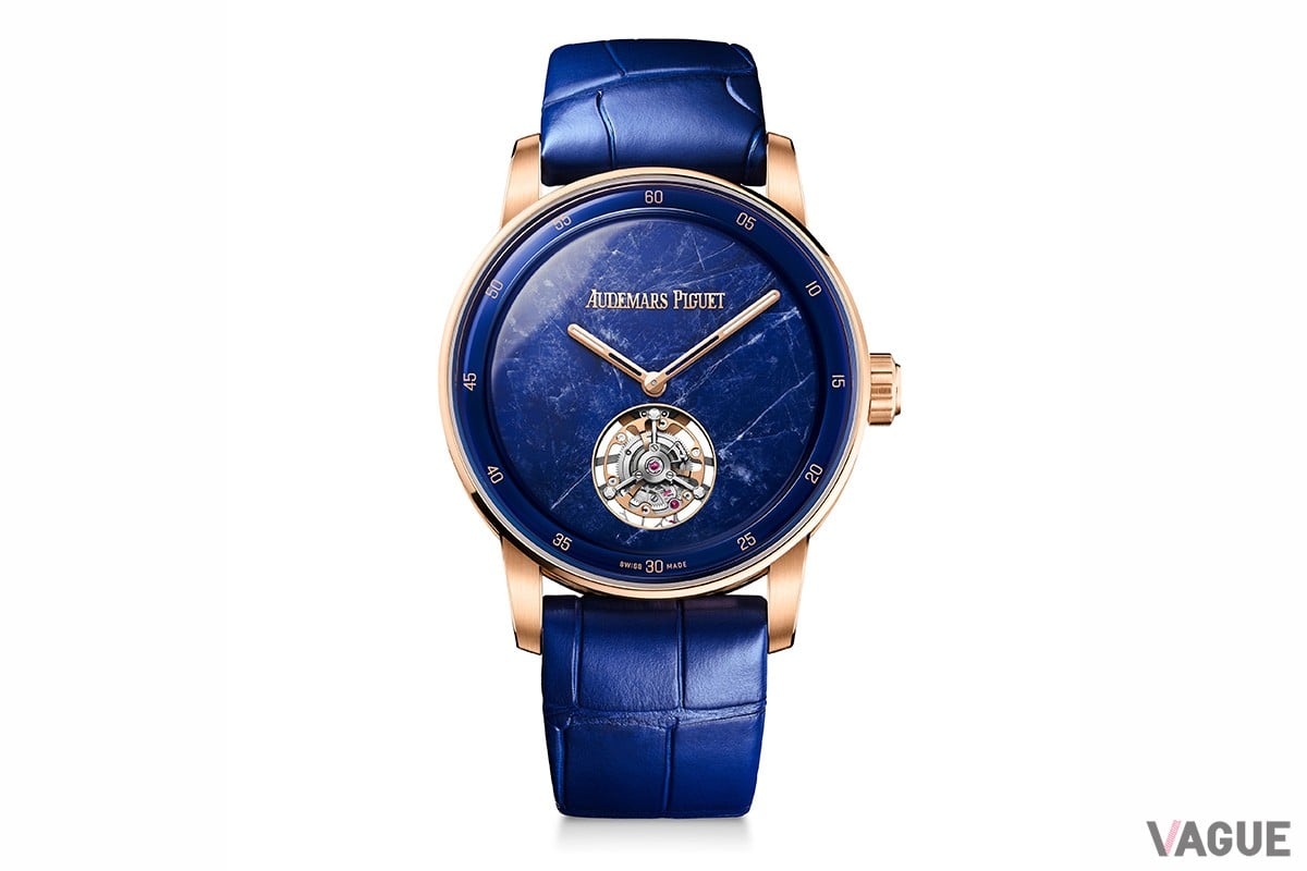 こちらはブルーソーダライトのダイヤル＋18Kピンクゴールド製ケース