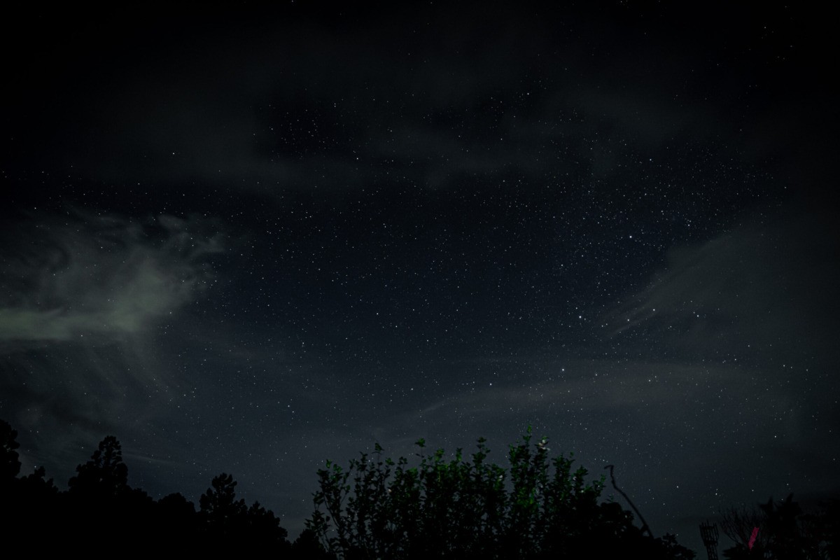 夜には満点の星空も観測可能