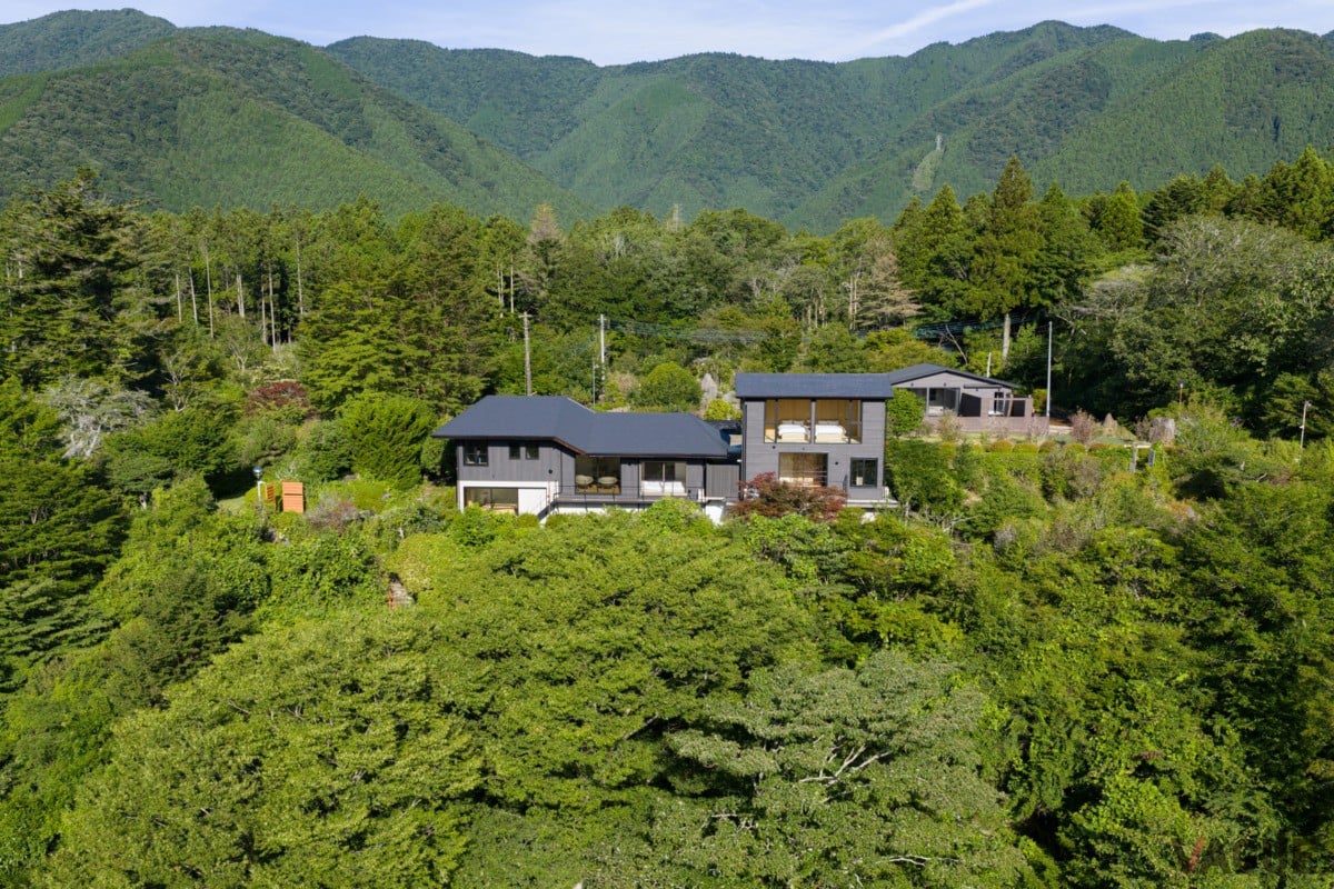 「まるで絵画…」窓いっぱいに広がる絶景を独り占め！ 静岡・富士宮に誕生した一棟貸し宿泊施設「なか富士」の魅力とは