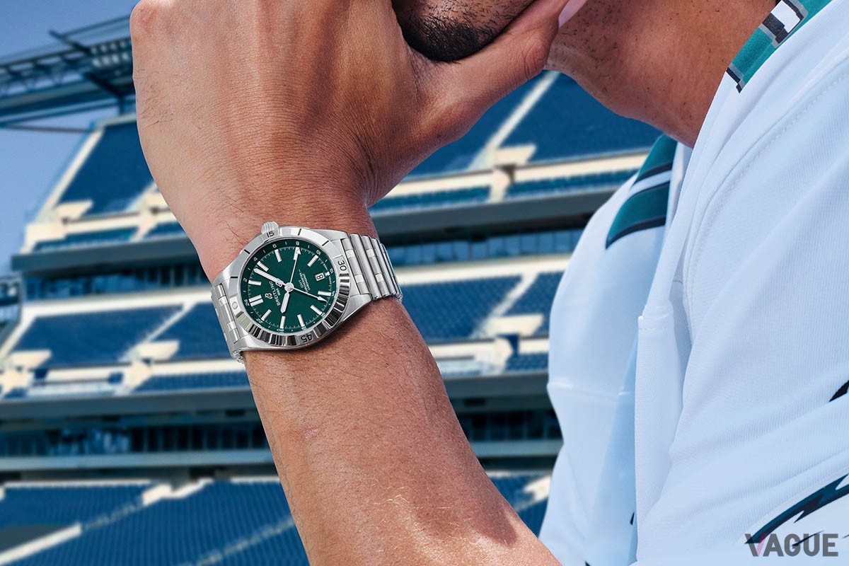 クロノマット オートマチック GMT 40 　NFLチーム エディション」は特別なコラボモデルでありながら、デザインはシンプルで普段使いにも適している