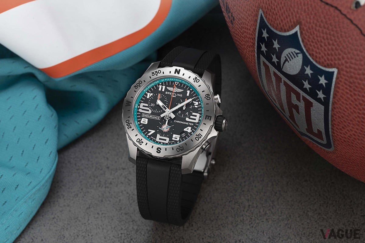 クロノグラフの「エンデュランス プロ」はインナーベゼルにあしらったチームカラーが絶妙なアクセントに